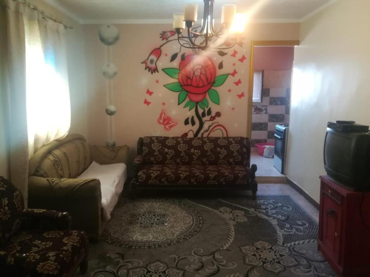 Mondy Pyramids View Apartment