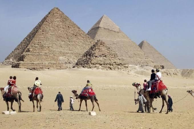Mondy Pyramids View Cairo